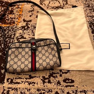 Gucci vintage crossbody bag,accept reasonable offer